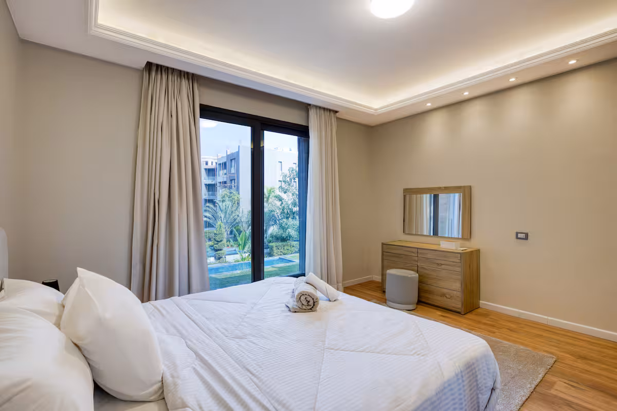 Elegant 3BR+Nanny Room | Pool View | Silver palm — Bedroom 2 in New Cairo 1, Egypt