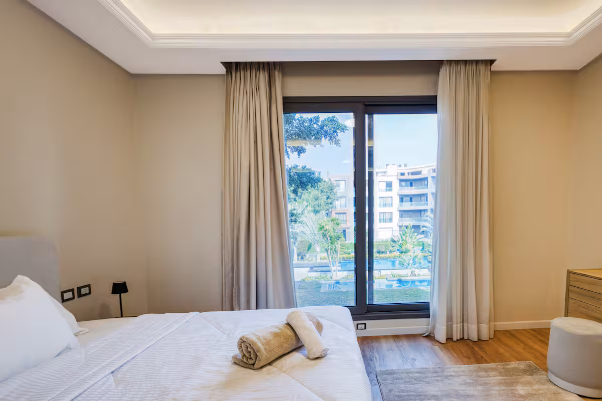 Elegant 3BR+Nanny Room | Pool View | Silver palm — Bedroom 2 in New Cairo 1, Egypt — photo 3
