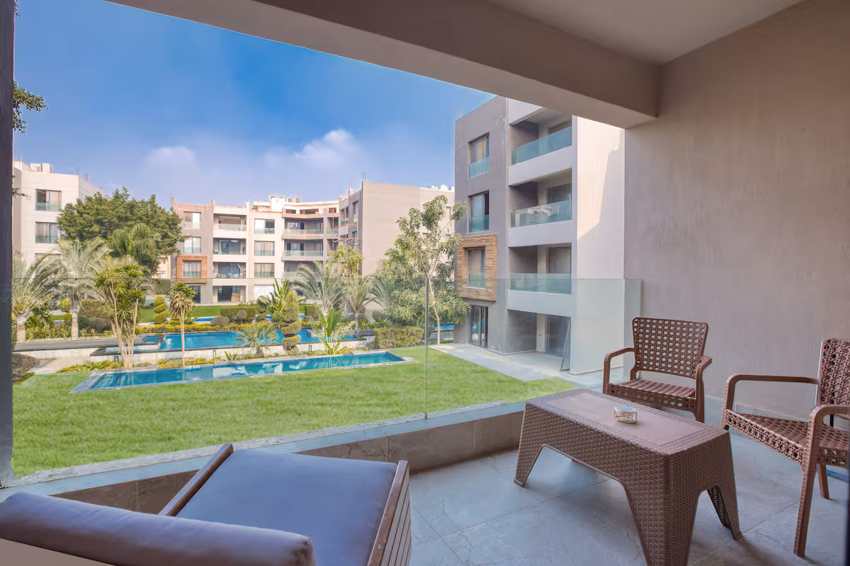 Elegant 3BR+Nanny Room | Pool View | Silver palm — Balcony in New Cairo 1, Egypt