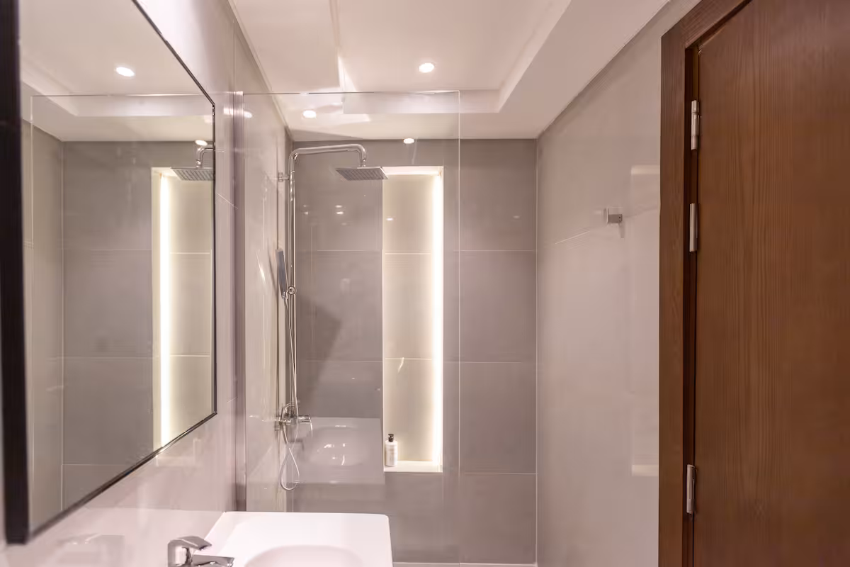 Silver Palm New cairo Luxury 3BR | Pool view — Full bathroom 1 in New Cairo, Cairo Governorate, Egypt, Egypt — photo 2