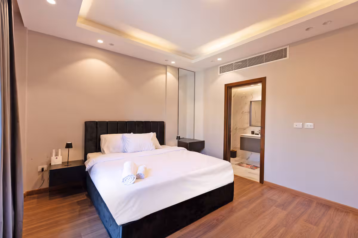 Panoramic 3-Bdr Retreat | Garden & Pool View | SP — Bedroom 1 in New Cairo, Cairo, Egypt