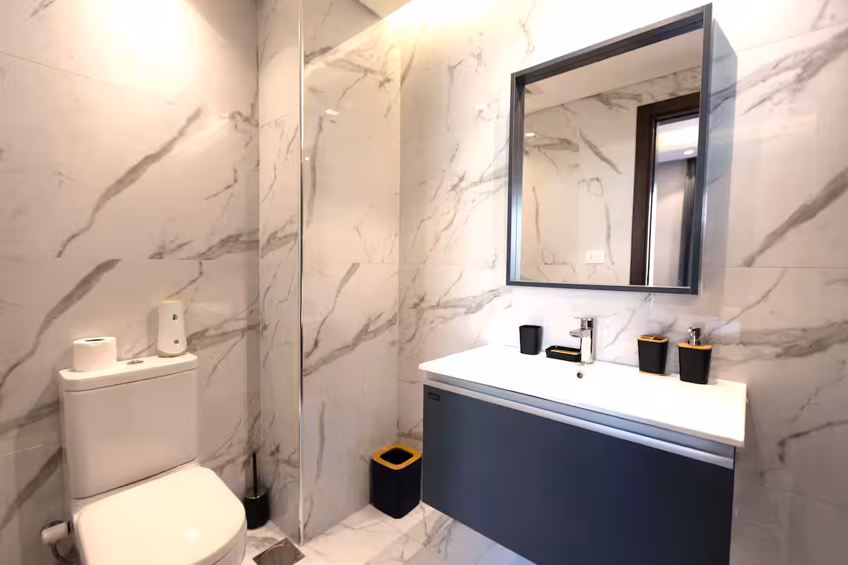 Panoramic 3-Bdr Retreat | Garden & Pool View | SP — Full bathroom 1 in New Cairo, Cairo, Egypt