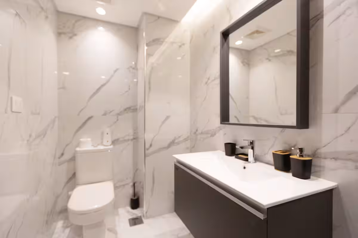 Panoramic 3-Bdr Retreat | Garden & Pool View | SP — Full bathroom 2 in New Cairo, Cairo, Egypt