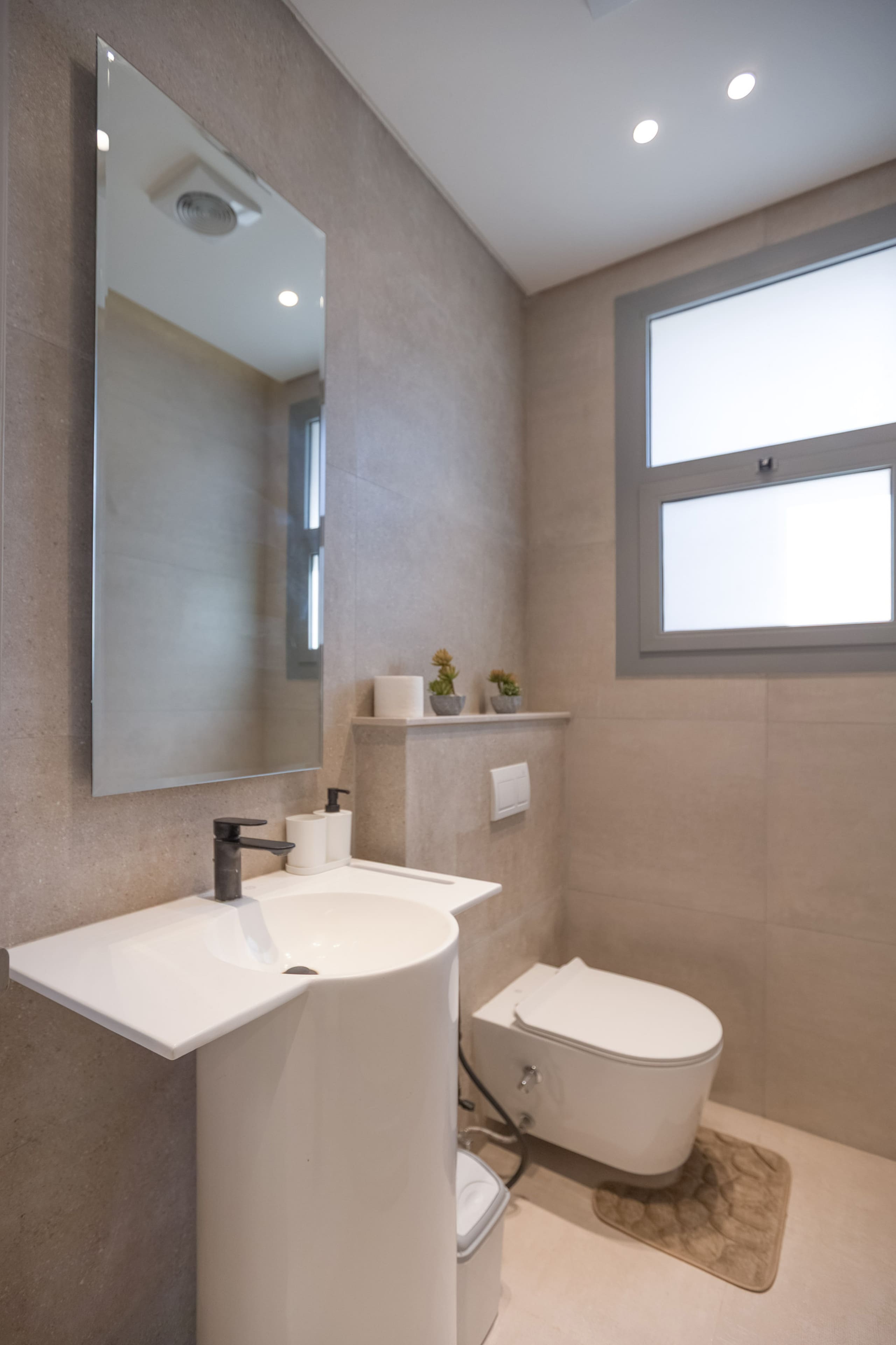 JW-Marriott Charming 1-BR Suite | New Cairo — Full bathroom 1 in New Cairo , Cairo, Egypt — photo 2