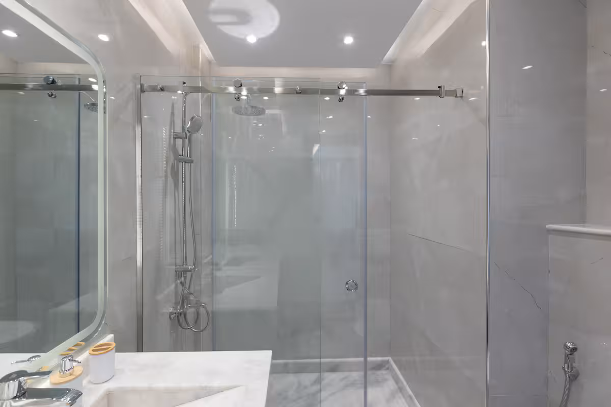 Bright 3BR Apartment | Side Garden View | SP — Full bathroom 2 in First New Cairo, Egypt — photo 3