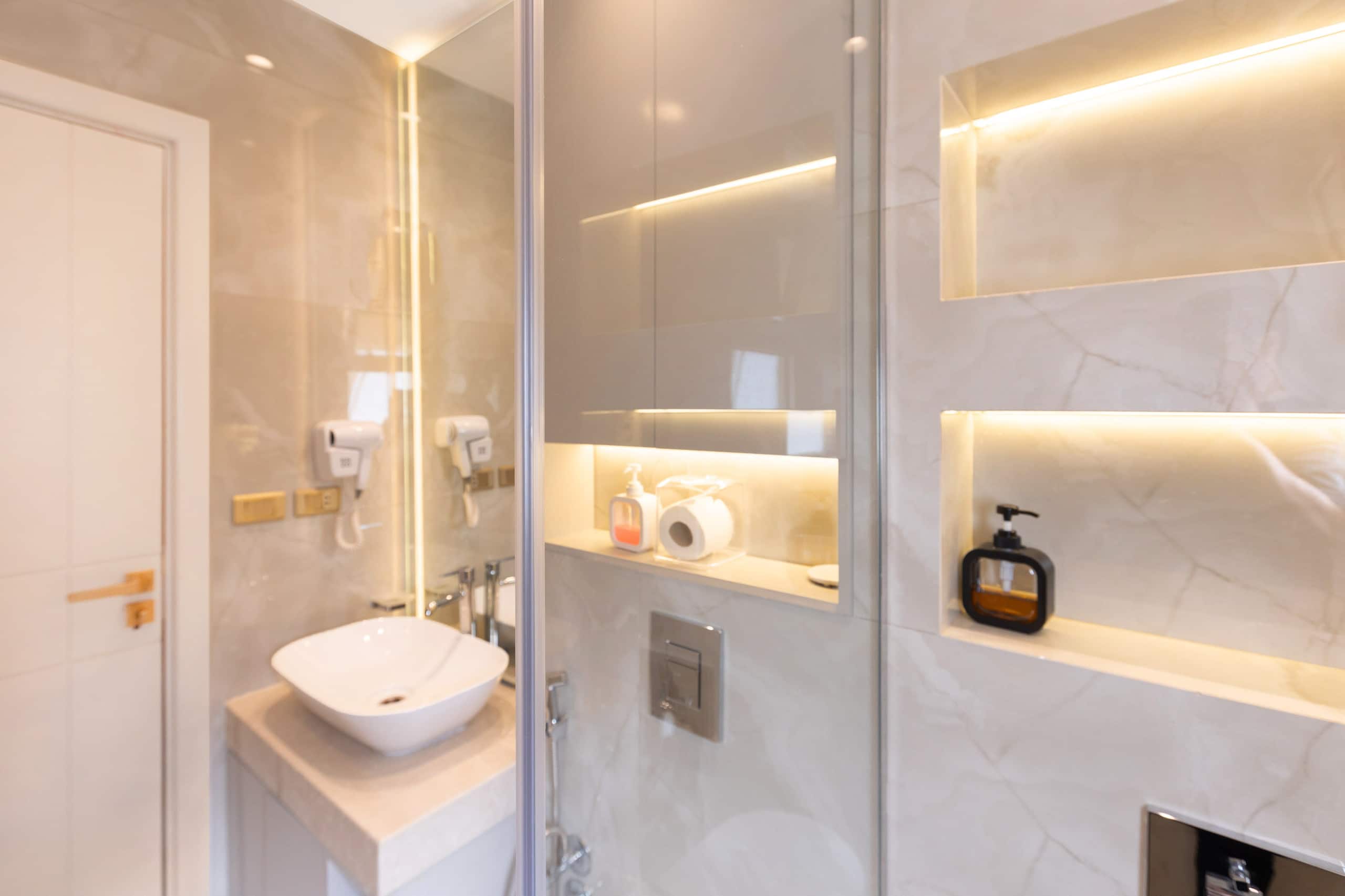 Spectacular Penthouse in Stones Compound — Full bathroom 1 in New Cairo , Cairo, Egypt — photo 3