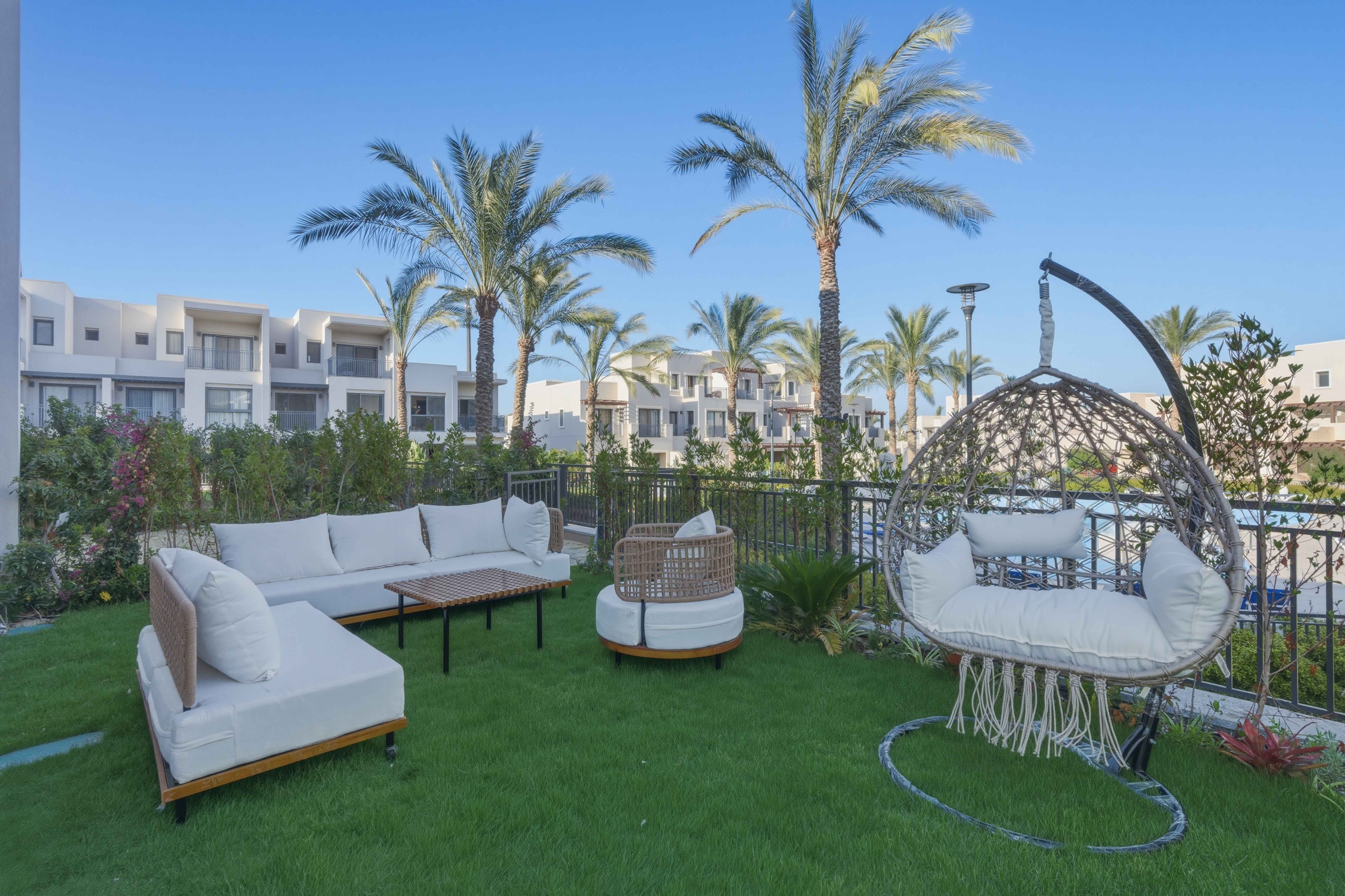 Bright 3BR Twinhouse – Pool View – Marassi — Balcony in Marassi sits in the heart of Sidi Abdel Rahman, Egypt — photo 2