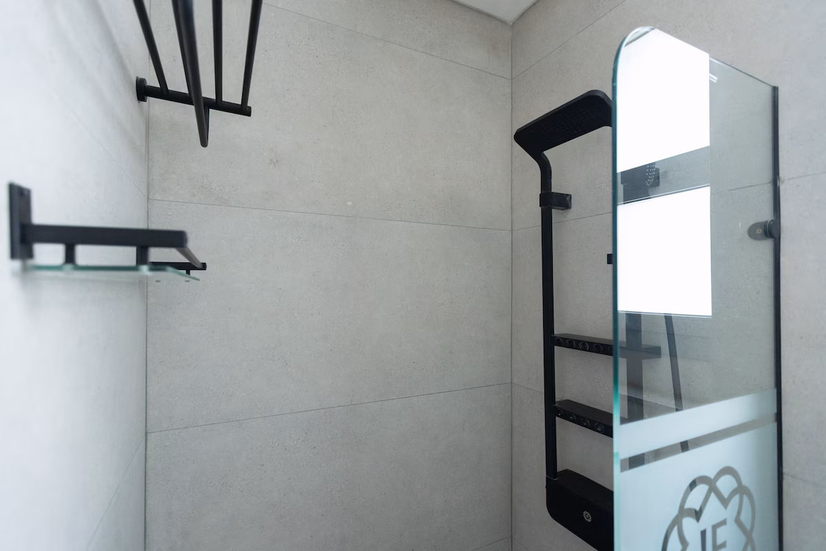 Elegant 1BR Pool View Suite |Aljazi by JW Marriott — Full bathroom 1 in First New Cairo, Egypt — photo 2