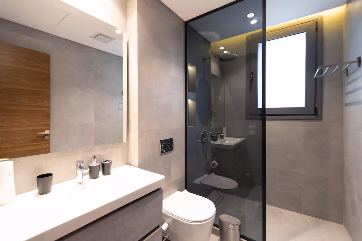 Luxury 2-Bedroom Apartmen | Silver Palm |New Cairo — Full bathroom 1 in First New Cairo, Egypt