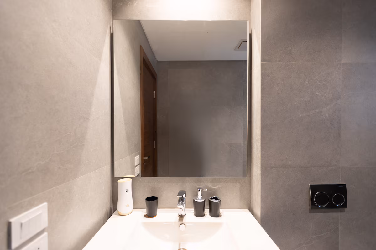 Luxury 2-Bedroom Apartmen | Silver Palm |New Cairo — Full bathroom 1 in First New Cairo, Egypt — photo 2