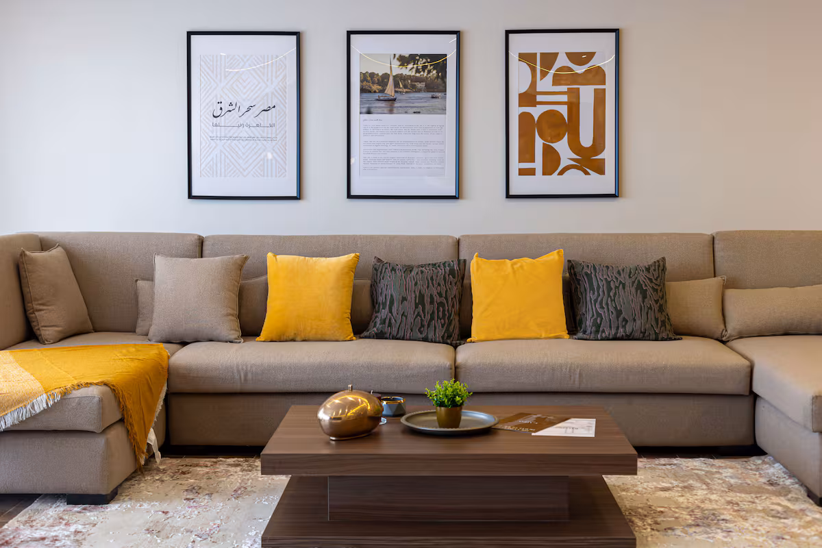 Exclusive 4-BR Nilefront | Best View in Cairo — Living Room in Old cairo, Egypt — photo 3