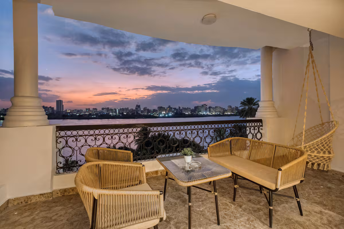 Exclusive 4-BR Nilefront | Best View in Cairo — Balcony in Old cairo, Egypt — photo 3
