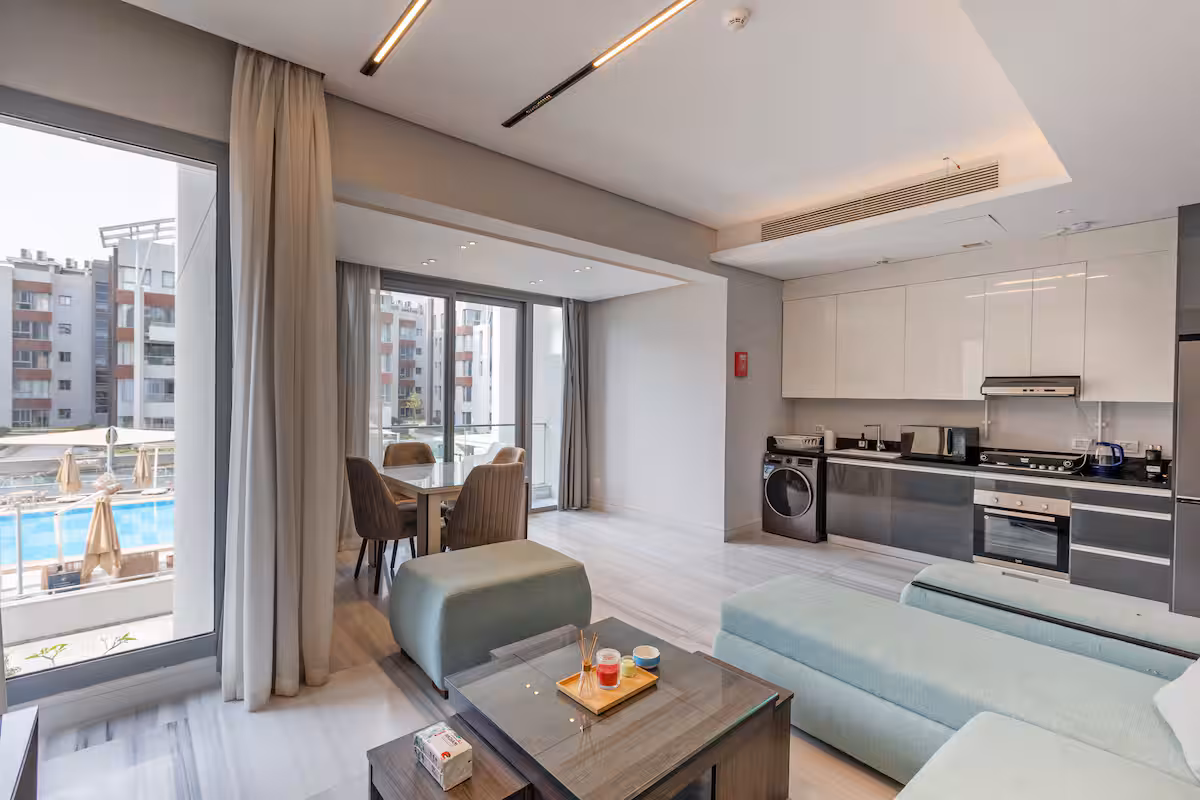 Elegant 1bdr best View Apt | JW Residences Al-jazi — Living Room in New Cairo, Egypt — photo 2
