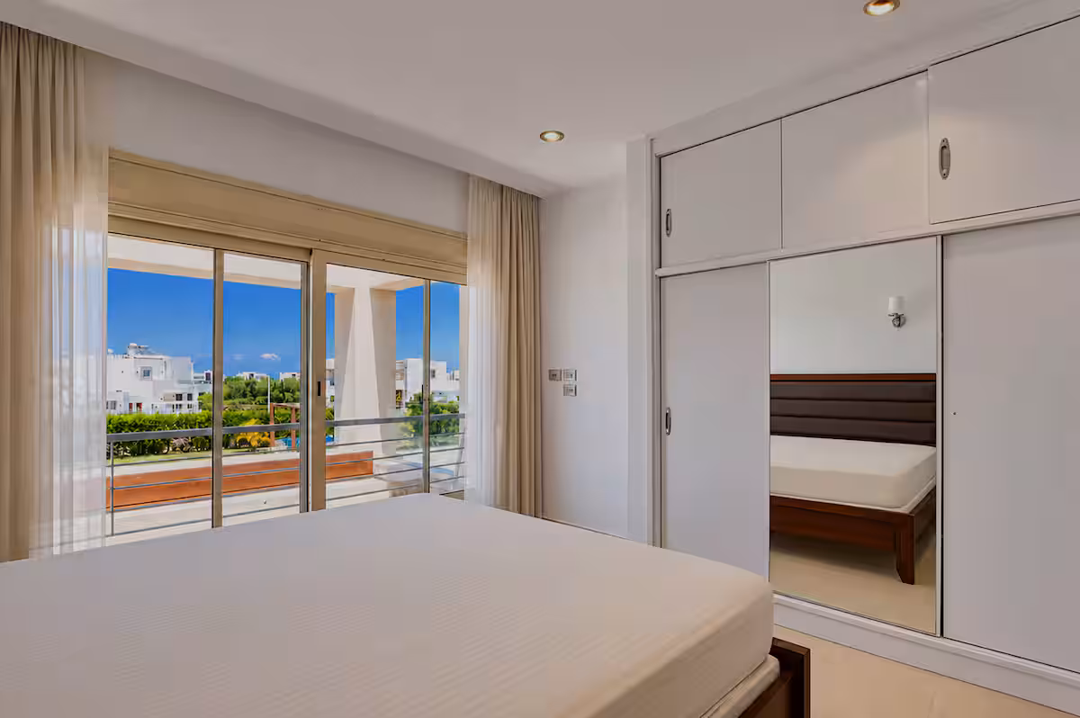 4-BR Masters Villa | Huge Private Pool | Hacienda — Bedroom 2 in Al ‘Alamayn, Marsa Matrouh, Egypt — photo 2