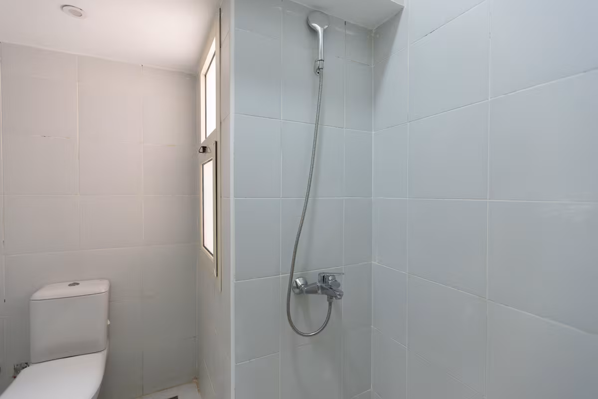 4-BR Masters Villa | Huge Private Pool | Hacienda — Full bathroom 5 in Al ‘Alamayn, Marsa Matrouh, Egypt — photo 2