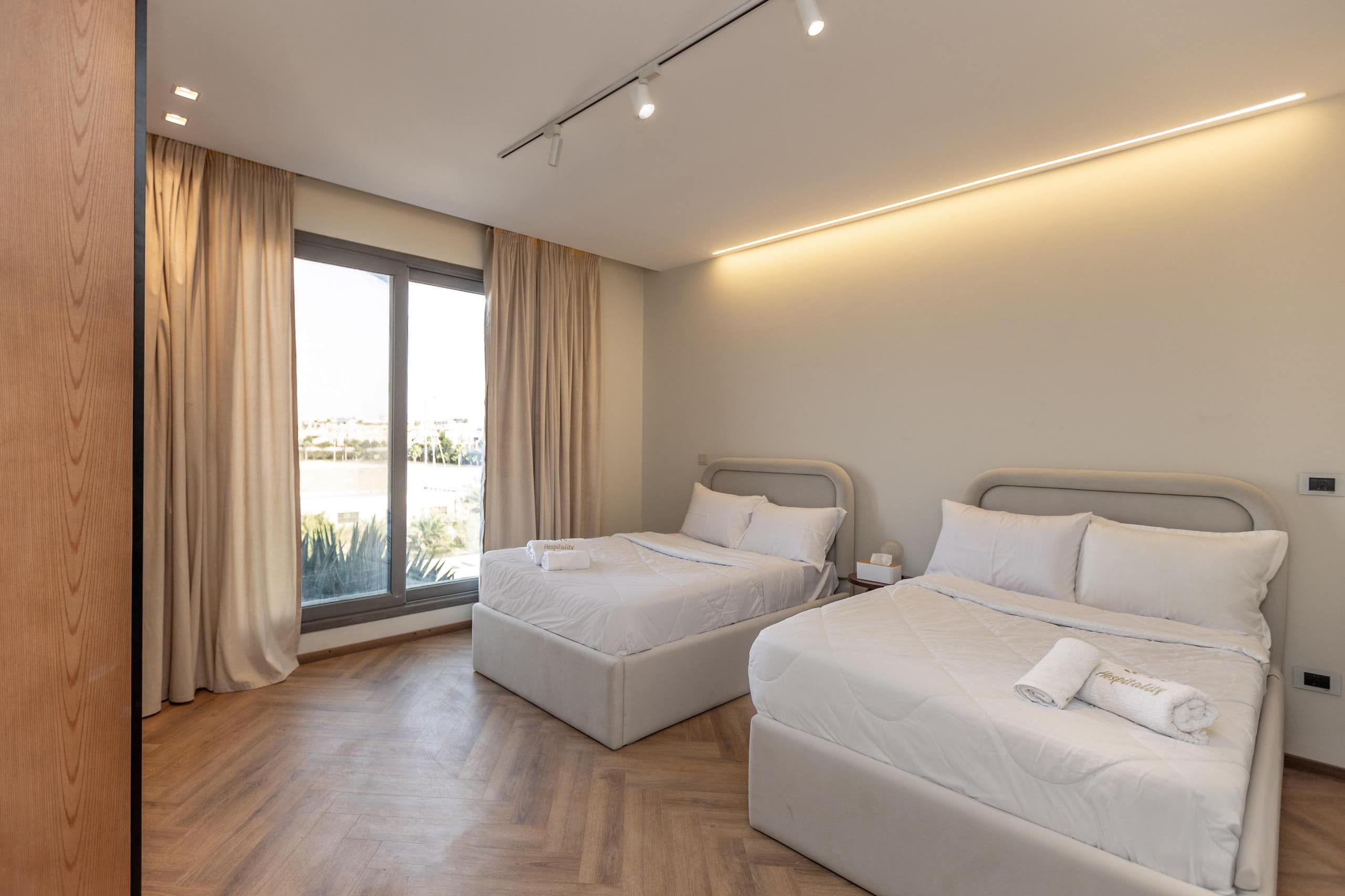 Spacious 450 sqm 3-BR + Maid’s Room |Prime View — Bedroom 3 in New Cairo, Egypt