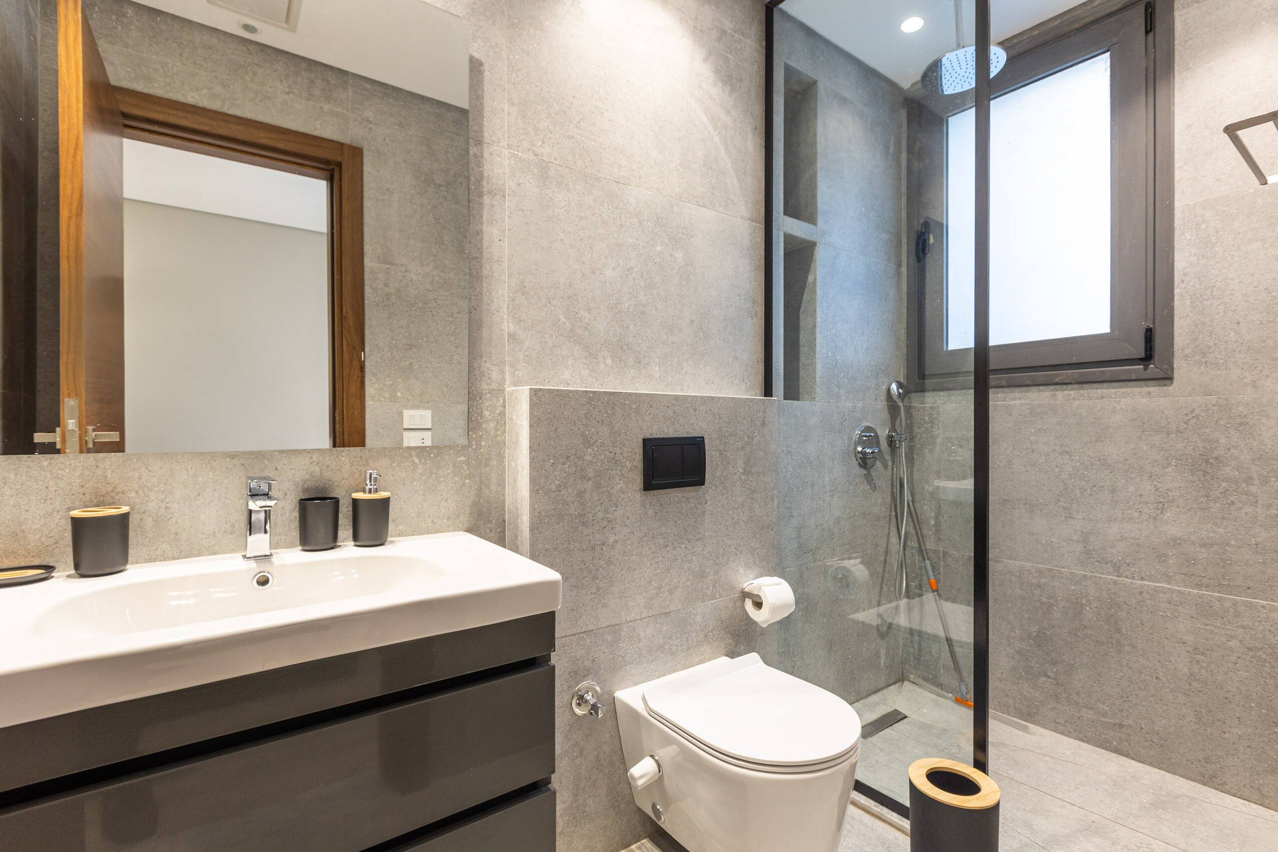 Luxurious 3-BR Apt|High-End Finishing|Silver Palm — Full bathroom 2 in New Cairo , Cairo, Egypt