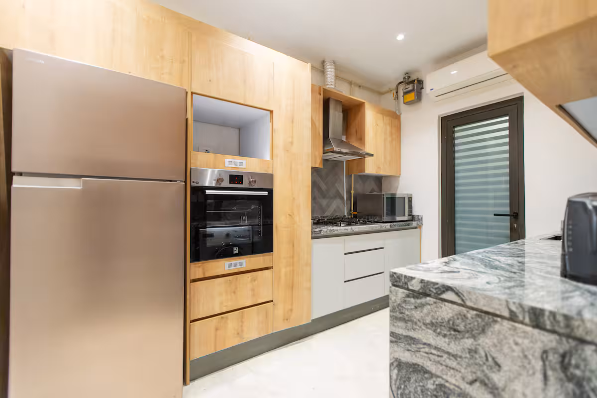 Elegant 2BR Apartment | Lake View Residence — Full Kitchen in First New Cairo, Egypt
