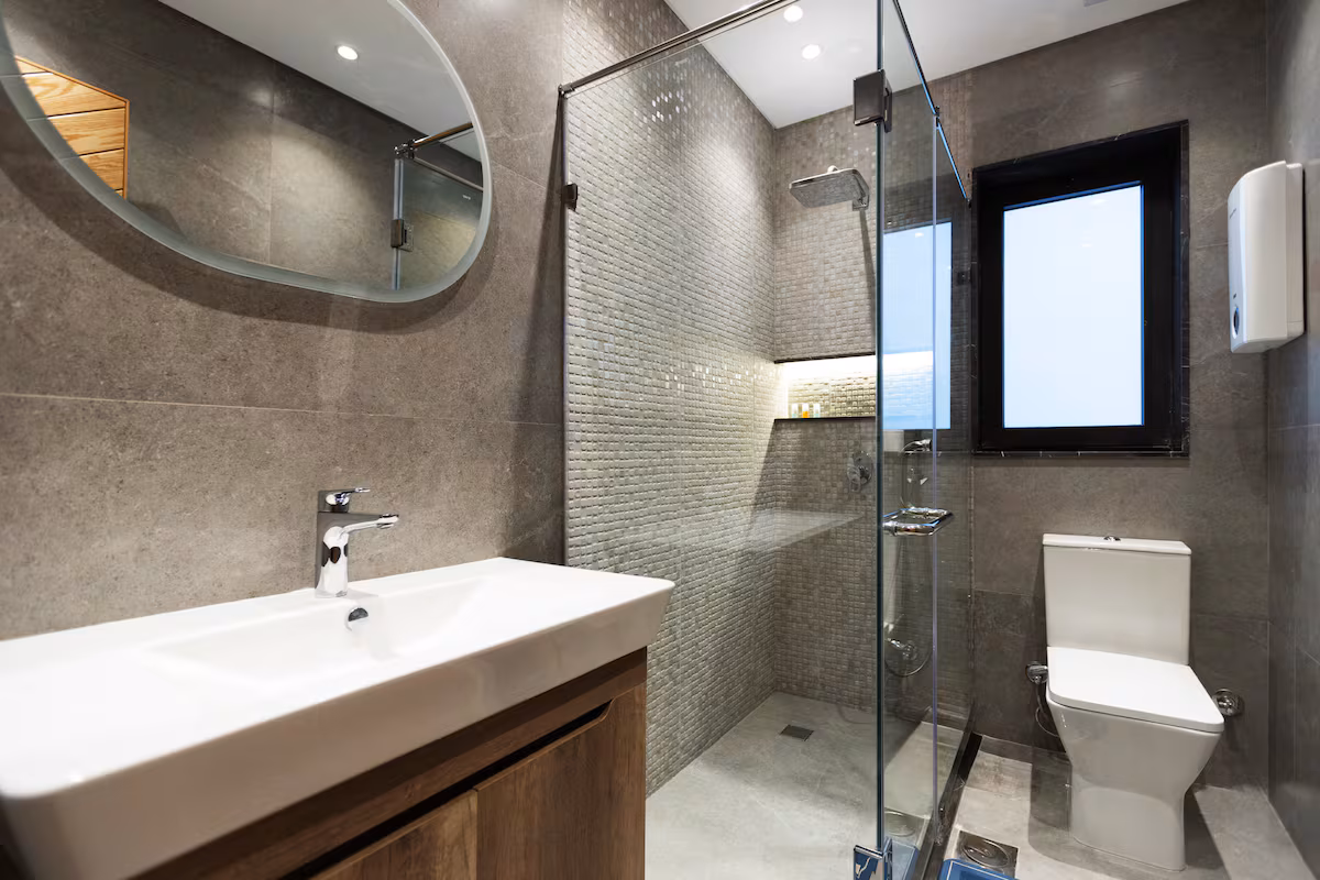 Elegant 2BR Apartment | Lake View Residence — Full bathroom 2 in First New Cairo, Egypt — photo 3