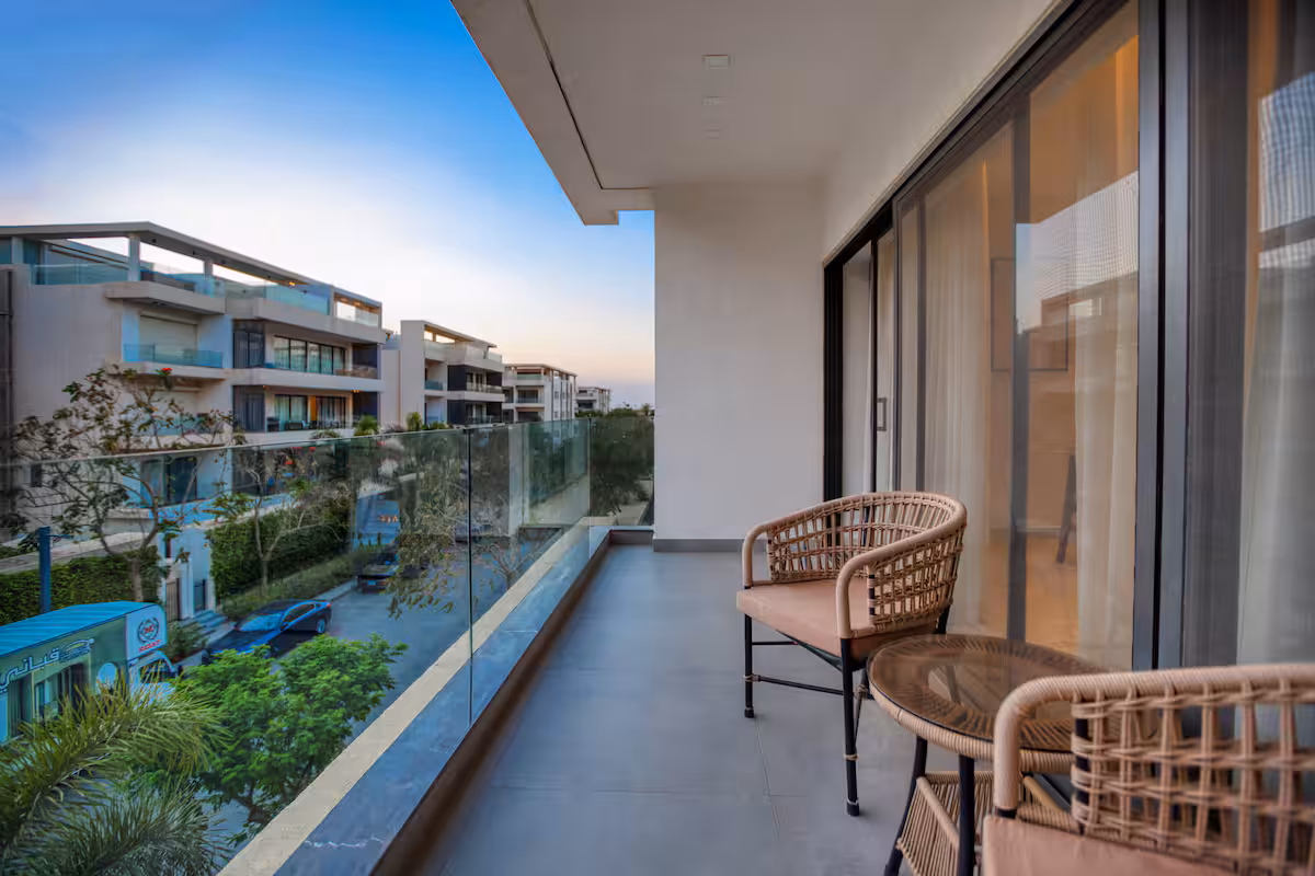 Elegant 2BR Apartment | Lake View Residence — Exterior in First New Cairo, Egypt