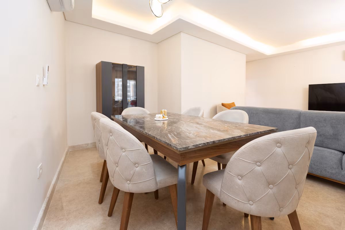 Luxury 3BR Haven Overlooking Green Views -ZED West — Dining Area in Sheikh Zayed City, Egypt — photo 3