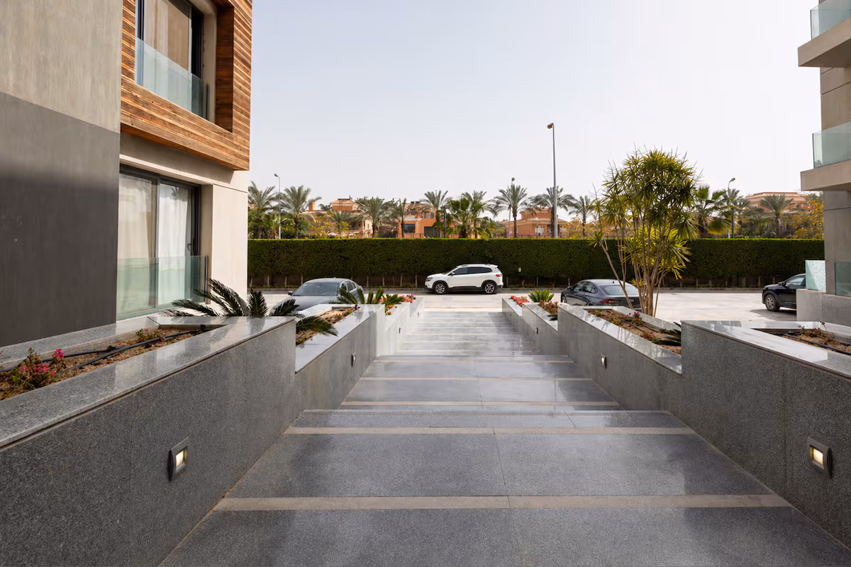 Panoramic Garden & Pool View |3-BR Apt|Silver Palm — Exterior in First New Cairo, Egypt — photo 3