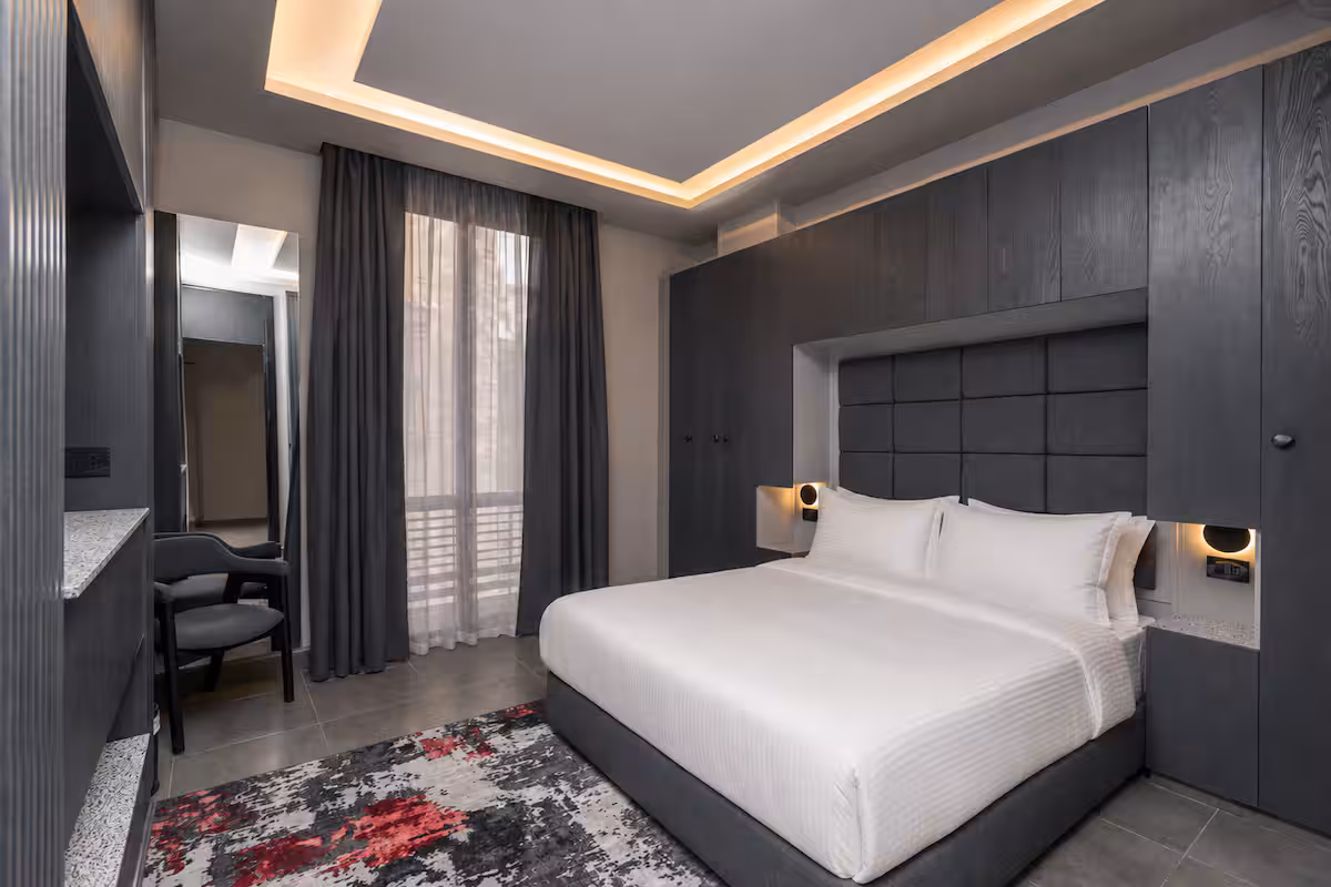 1BR Suite | Maisonette Boutique | Waterway front — Bedroom 1 in First New Cairo, Egypt — photo 2