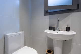 Luxury Spacious 3-BR + Maid’s Room |Scenic View|SP — Full bathroom 4 in Cairo, Egypt