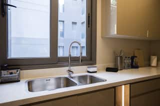 Extra-Wide 3-Bdr Apt | Garden & Pool | Silverpalm — Full Kitchen in Cairo, Egypt — photo 3