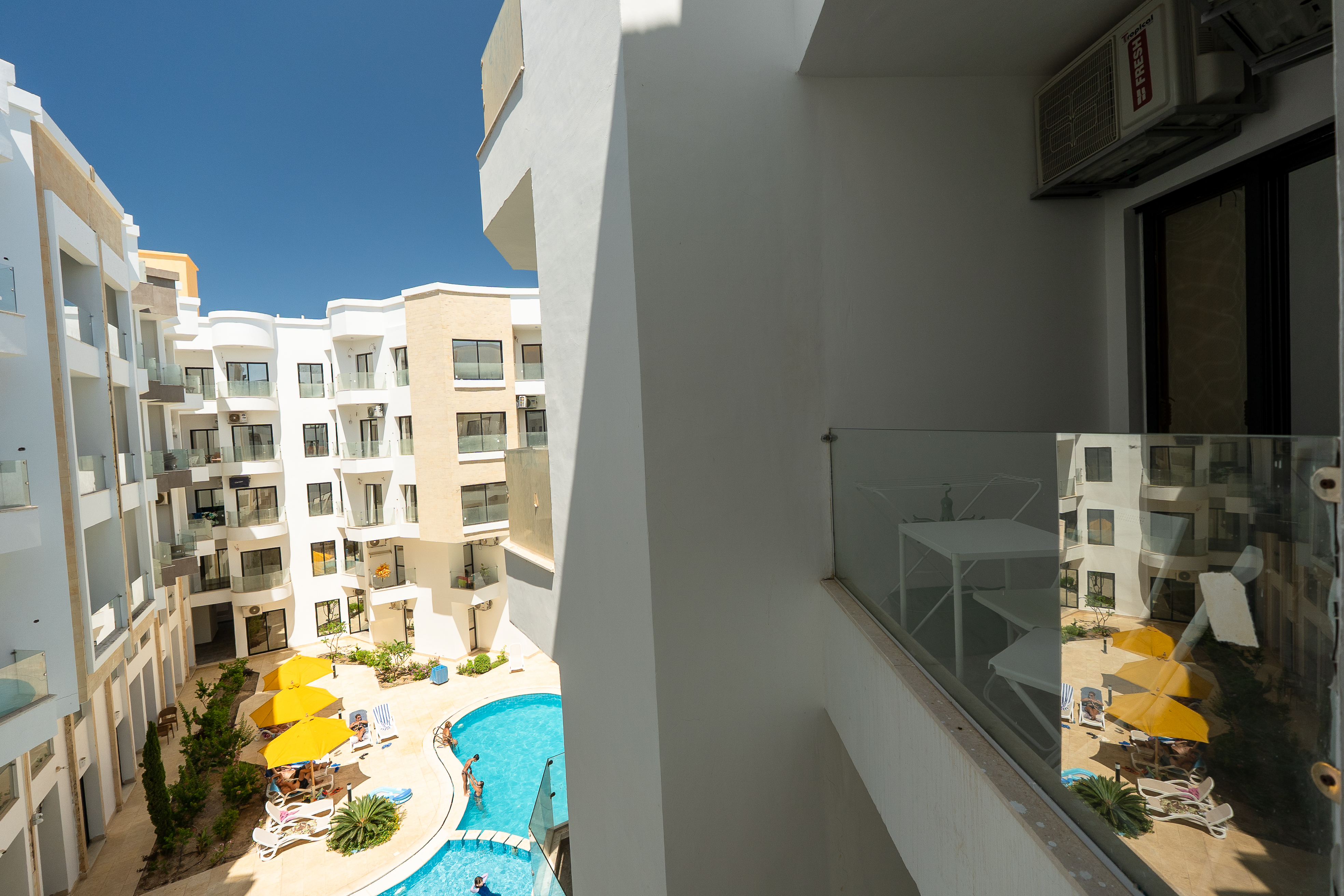 Modern 2BR with Pool Near El Gouna — Balcony in Hurghada 2, Red Sea Governorate 1982302, Egypt