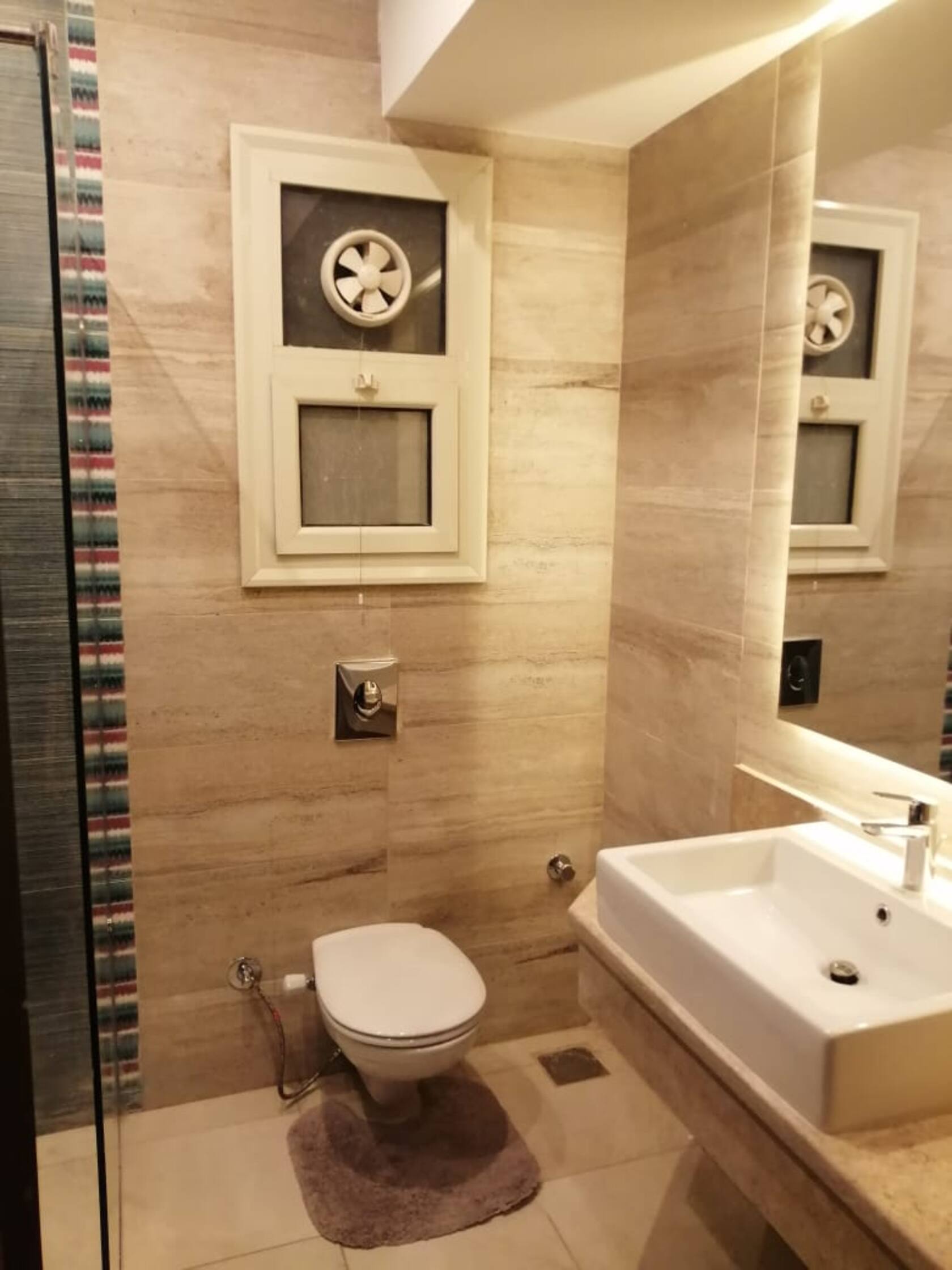 Pool Side New 2-bed Luxury Gated 90 Avenue TBK AUC — Full bathroom 1 in First New Cairo, Egypt — photo 2