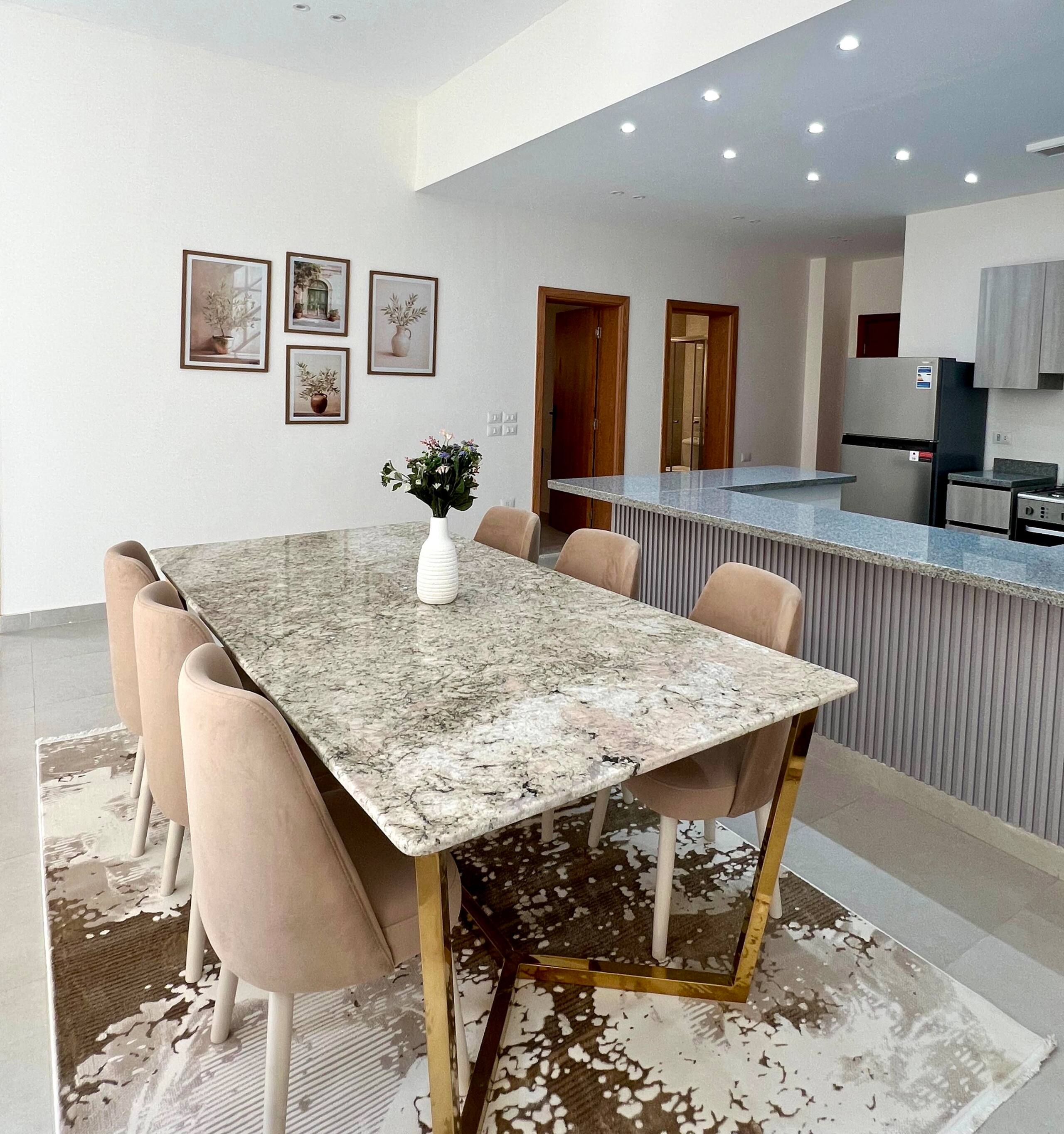 Luxurious Private Garden Apt with High Ceilings — Dining Area in First New Cairo, Egypt — photo 2