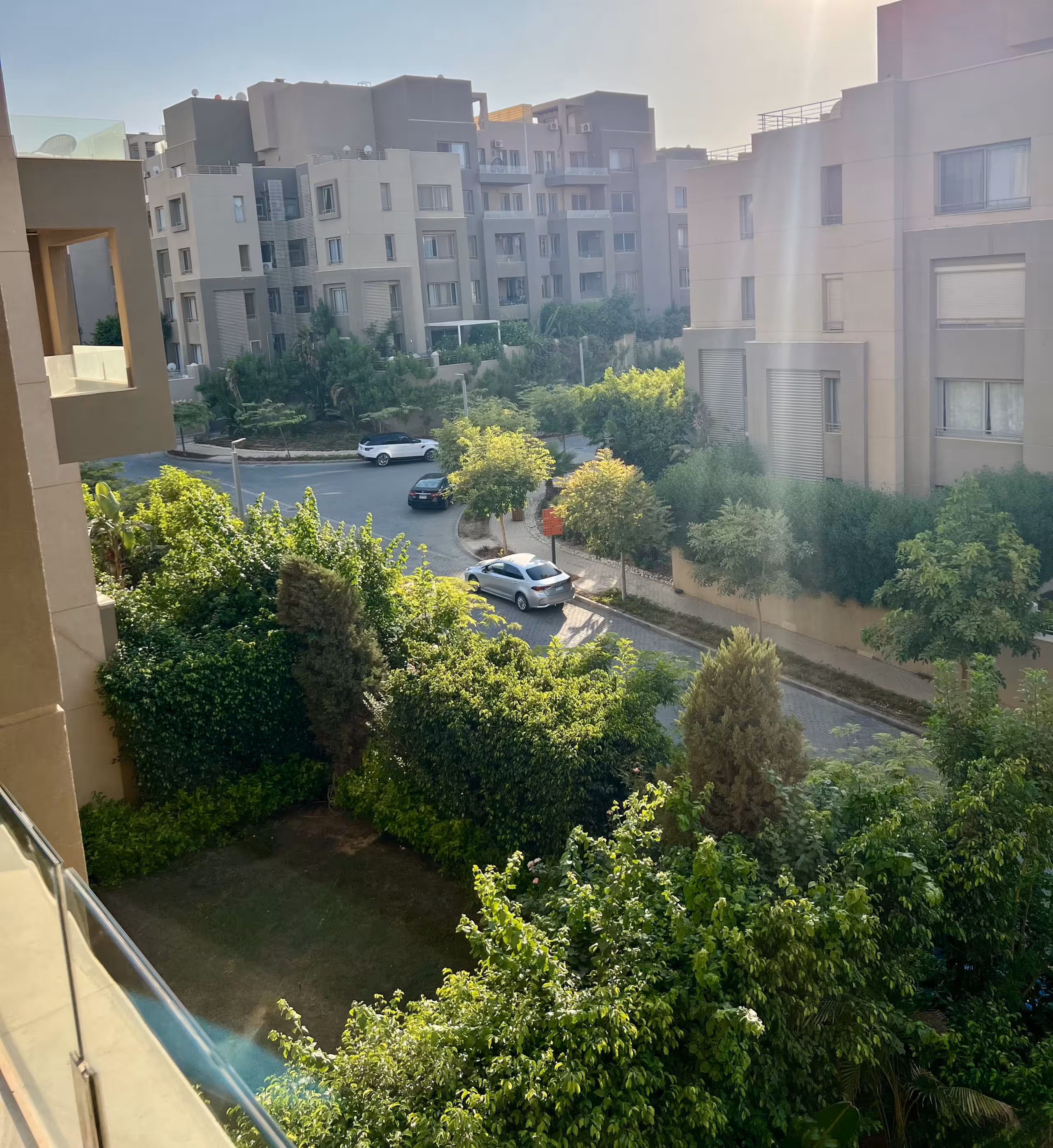 Palm Hills Prestigious Serviced 2-Bed 2-bath NEW* — Balcony in First New Cairo, Egypt — photo 2