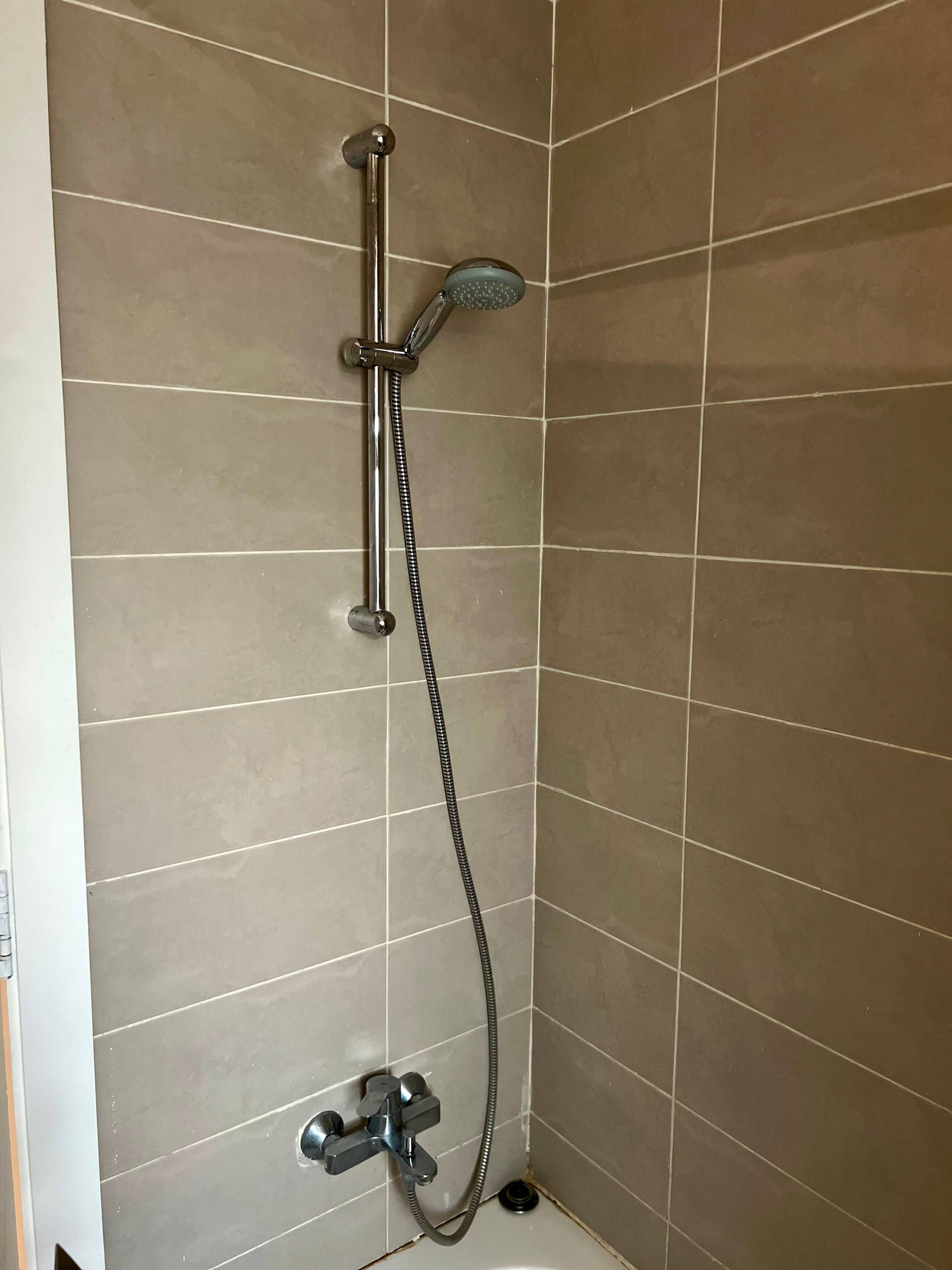 New Cairo Quite 1-bed w/ Garden - Palm Hills *PR* — Full bathroom 1 in New Cairo, Egypt — photo 2