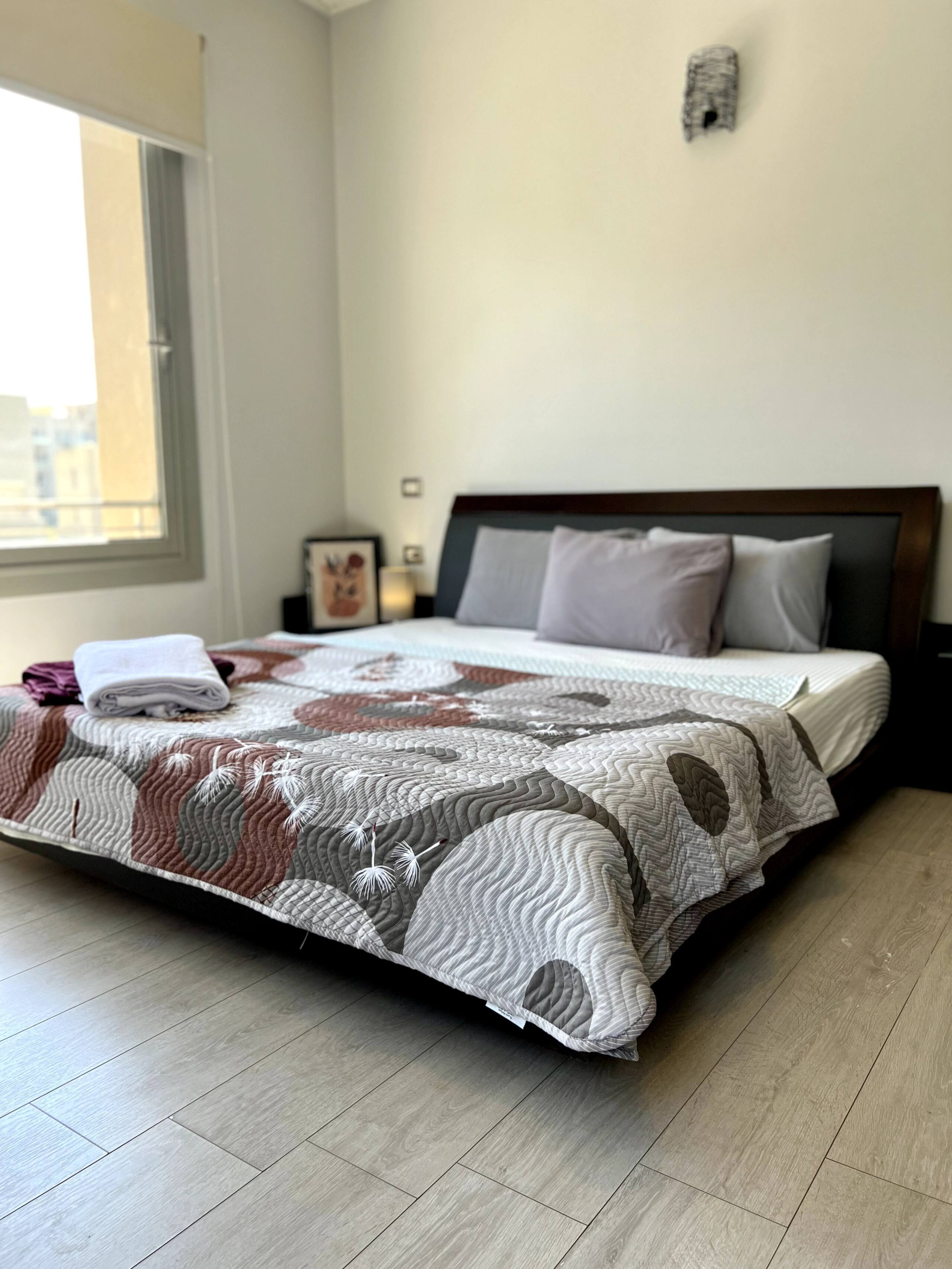 Cozy New Cairo serviced 1-bed — Bedroom 1 in First New Cairo, Egypt — photo 2