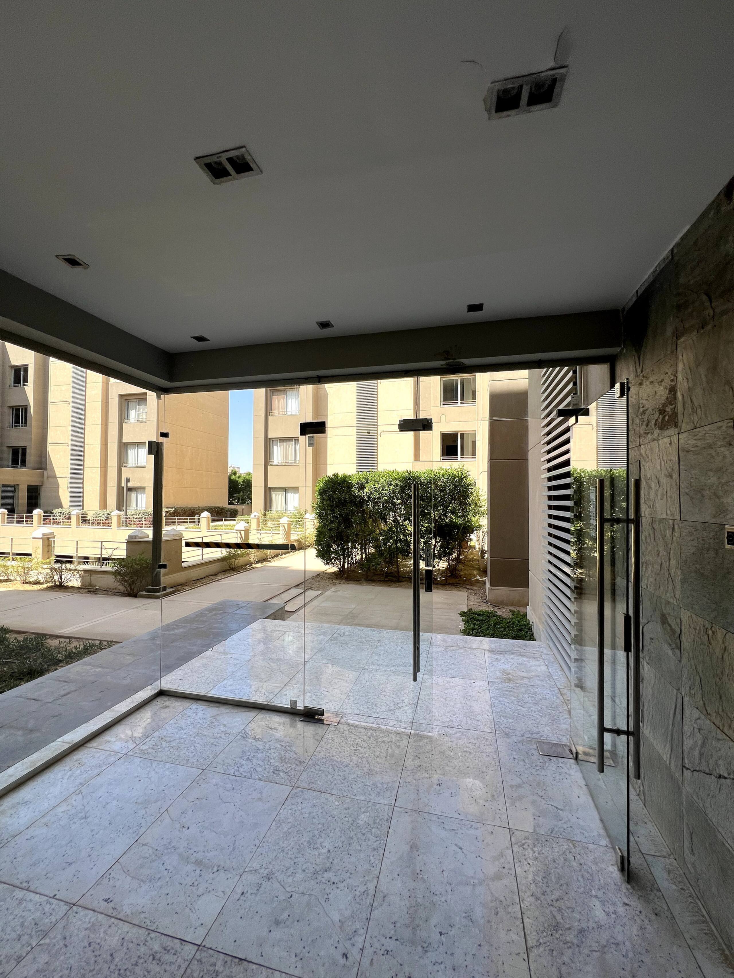 Cozy New Cairo serviced 1-bed — Exterior in First New Cairo, Egypt — photo 2