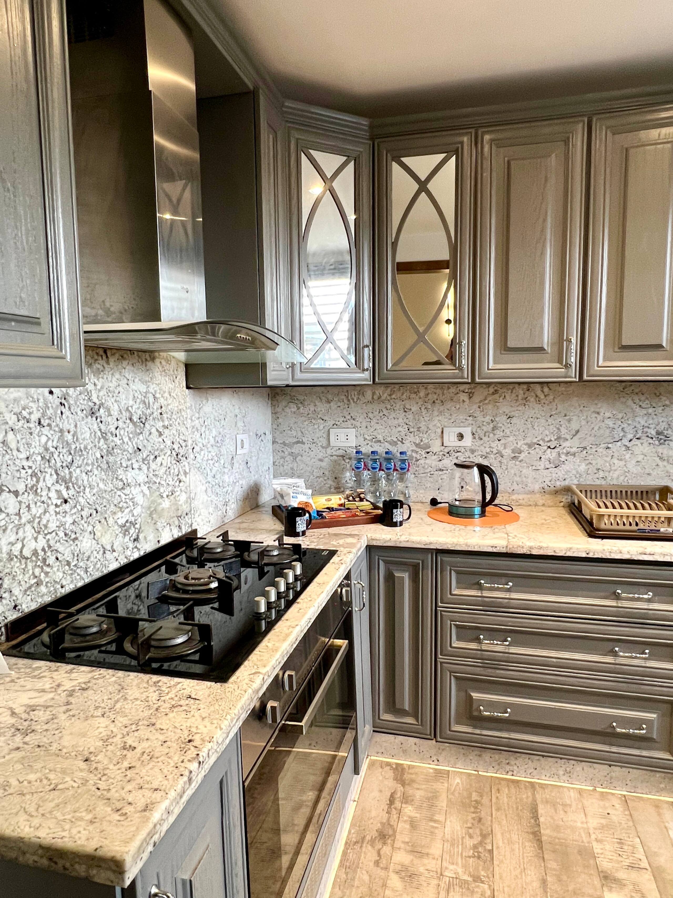 Modern Luxury Duplex in Compound Next to Mall/Cafè — Full Kitchen in First New Cairo, Egypt