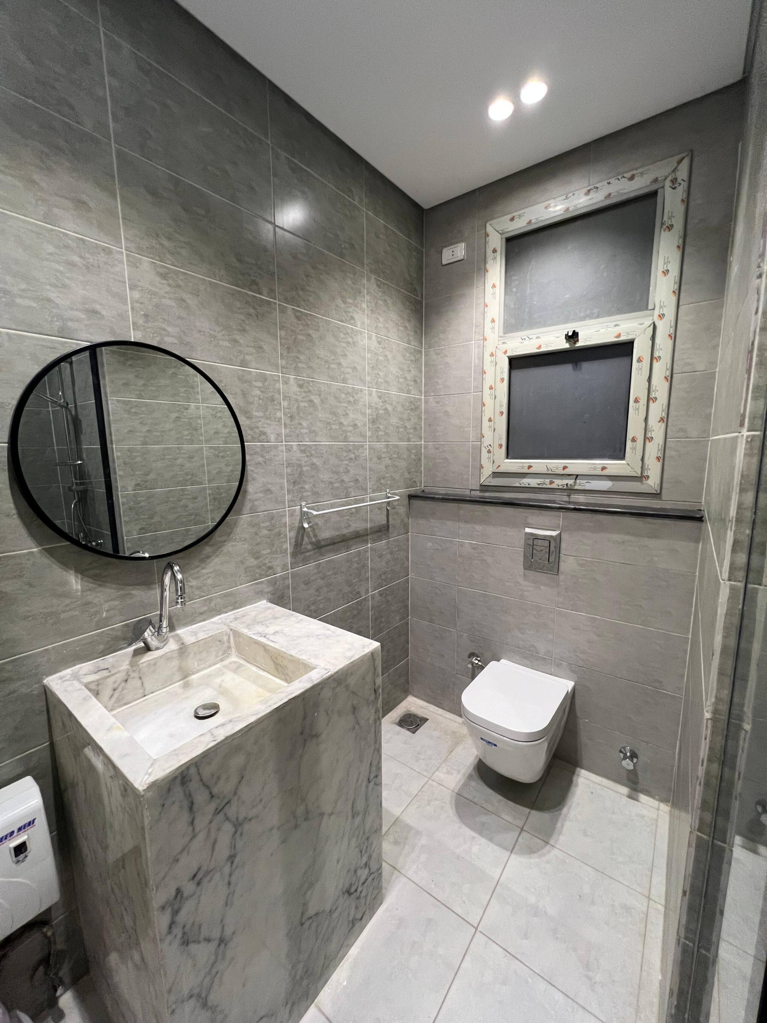 Premium Residence 2-Bed Serviced Palm Hills *NEW* — Full bathroom 1 in First New Cairo, Egypt — photo 2