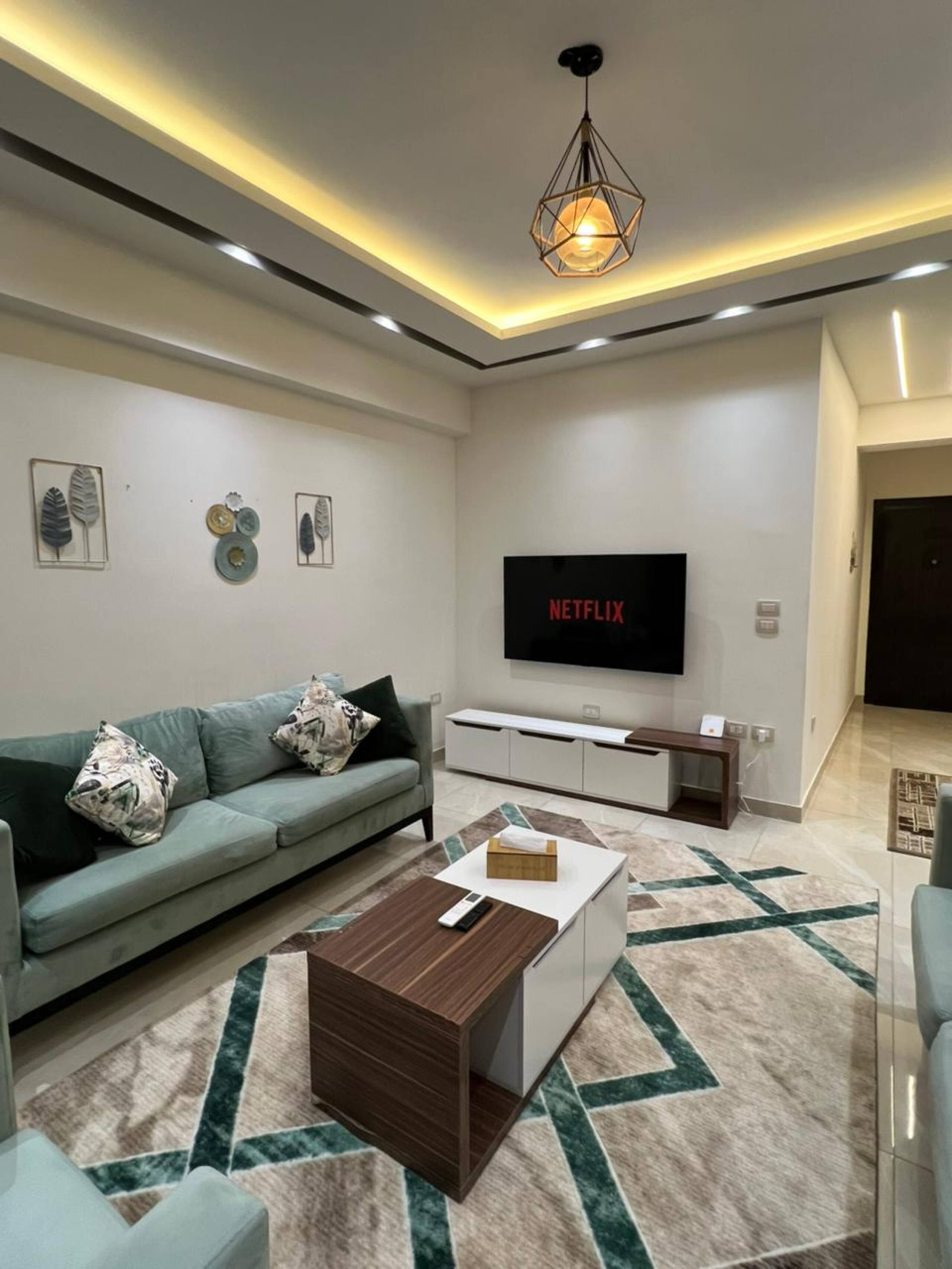 *NEW* 3-bed w/Pool next to Mall WaterWay 2, cafés — Living Room in New Cairo, Egypt — photo 2