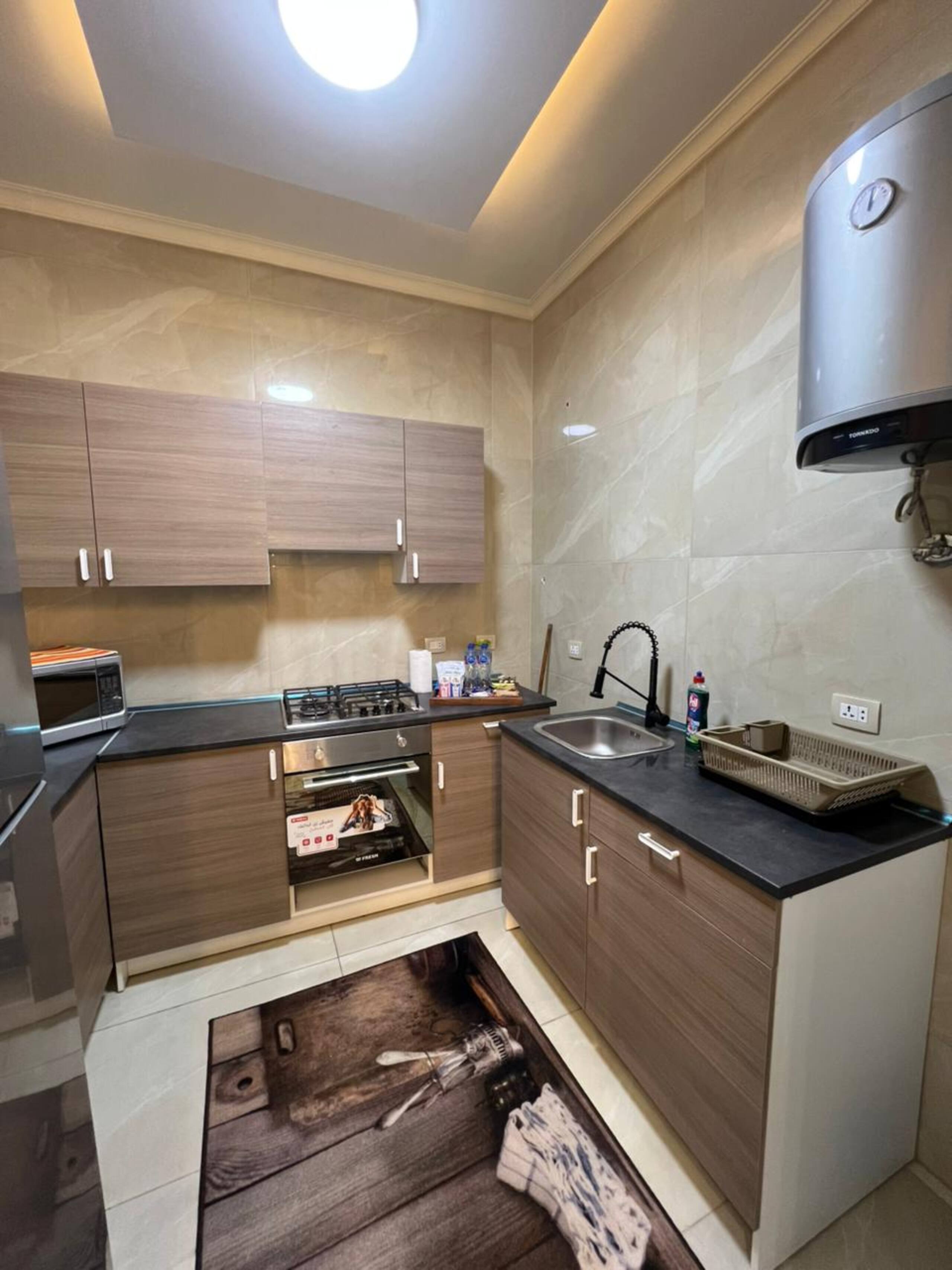 *NEW* 3-bed w/Pool next to Mall WaterWay 2, cafés — Full Kitchen in New Cairo, Egypt — photo 3