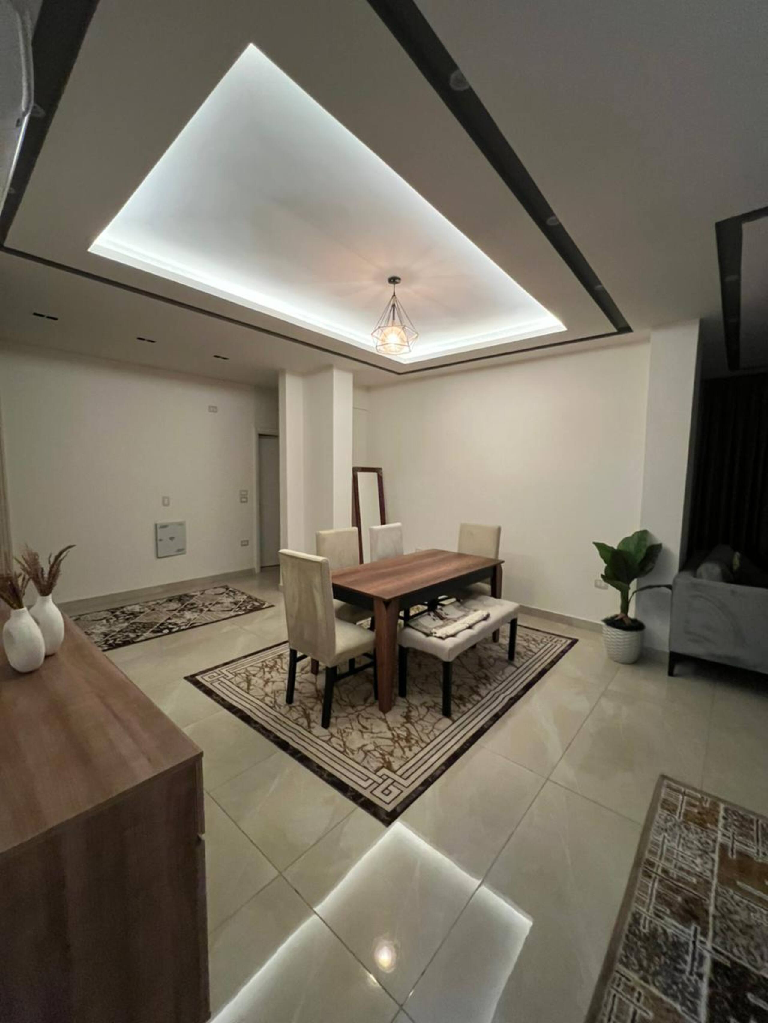 *NEW* 3-bed w/Pool next to Mall WaterWay 2, cafés — Dining Area in New Cairo, Egypt