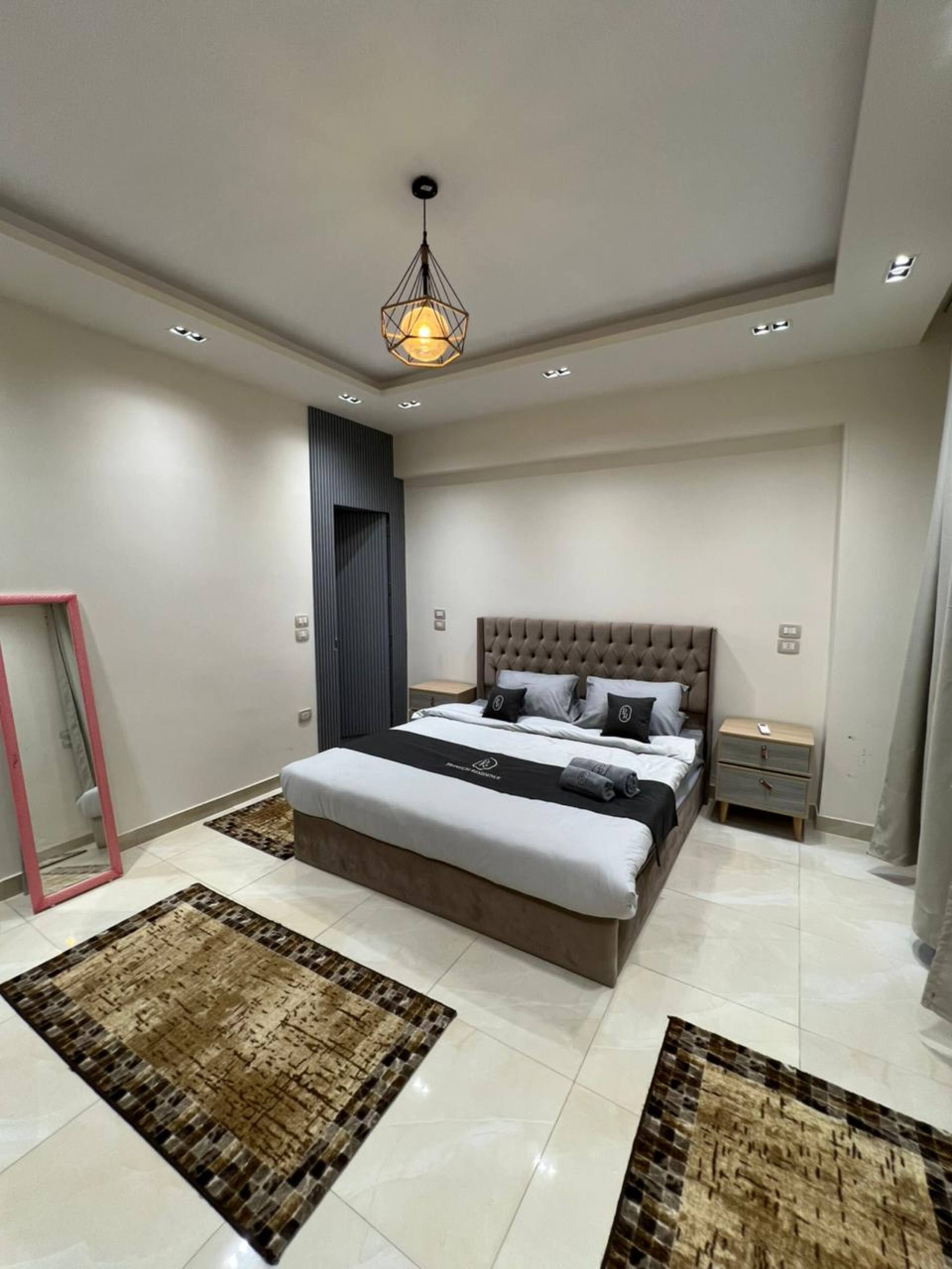 *NEW* 3-bed w/Pool next to Mall WaterWay 2, cafés — Bedroom 2 in New Cairo, Egypt