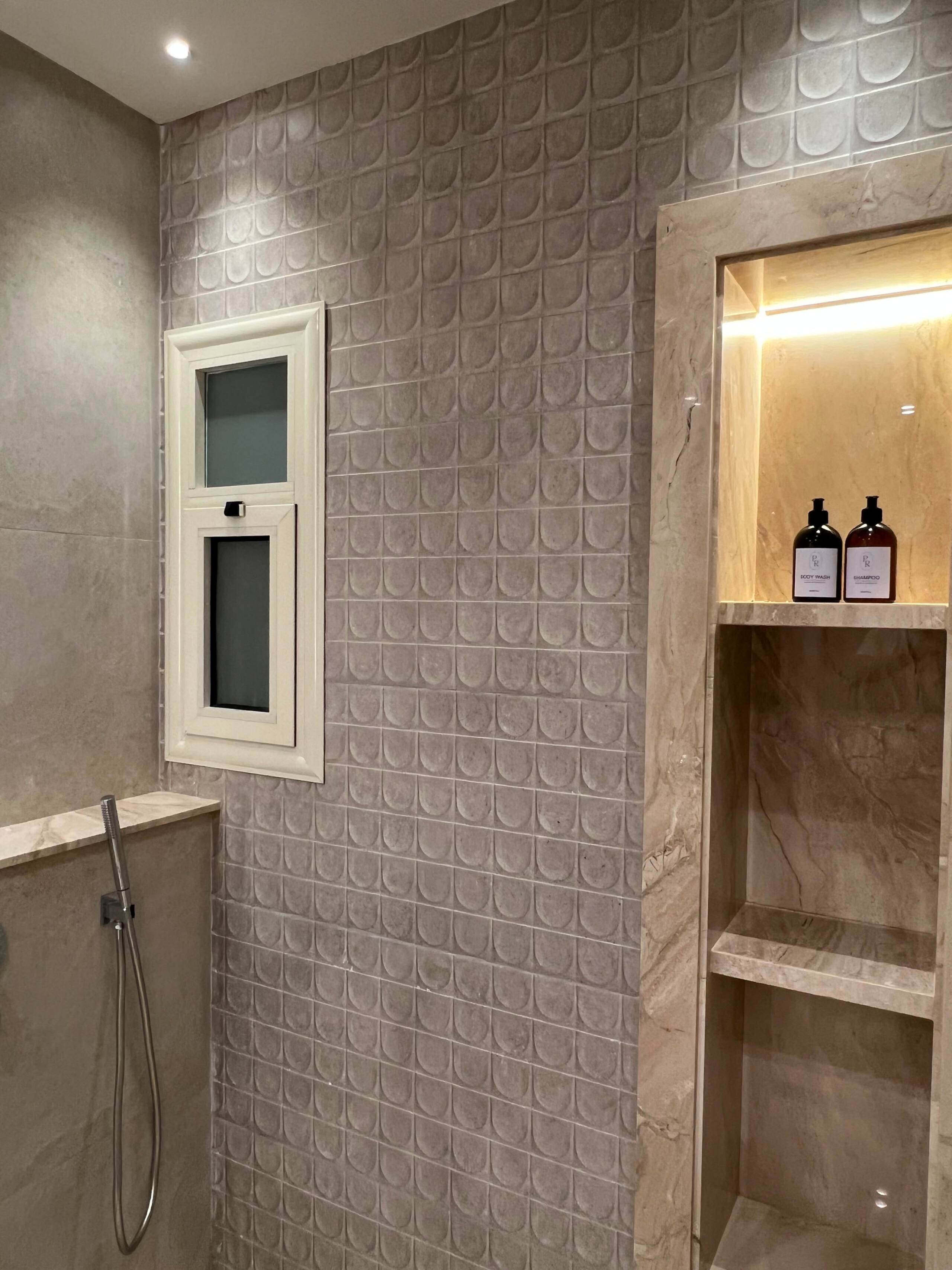 Premium Residence 3-Bedroom Charm next to Waterway — Full bathroom 1 in New Cairo, Egypt — photo 2