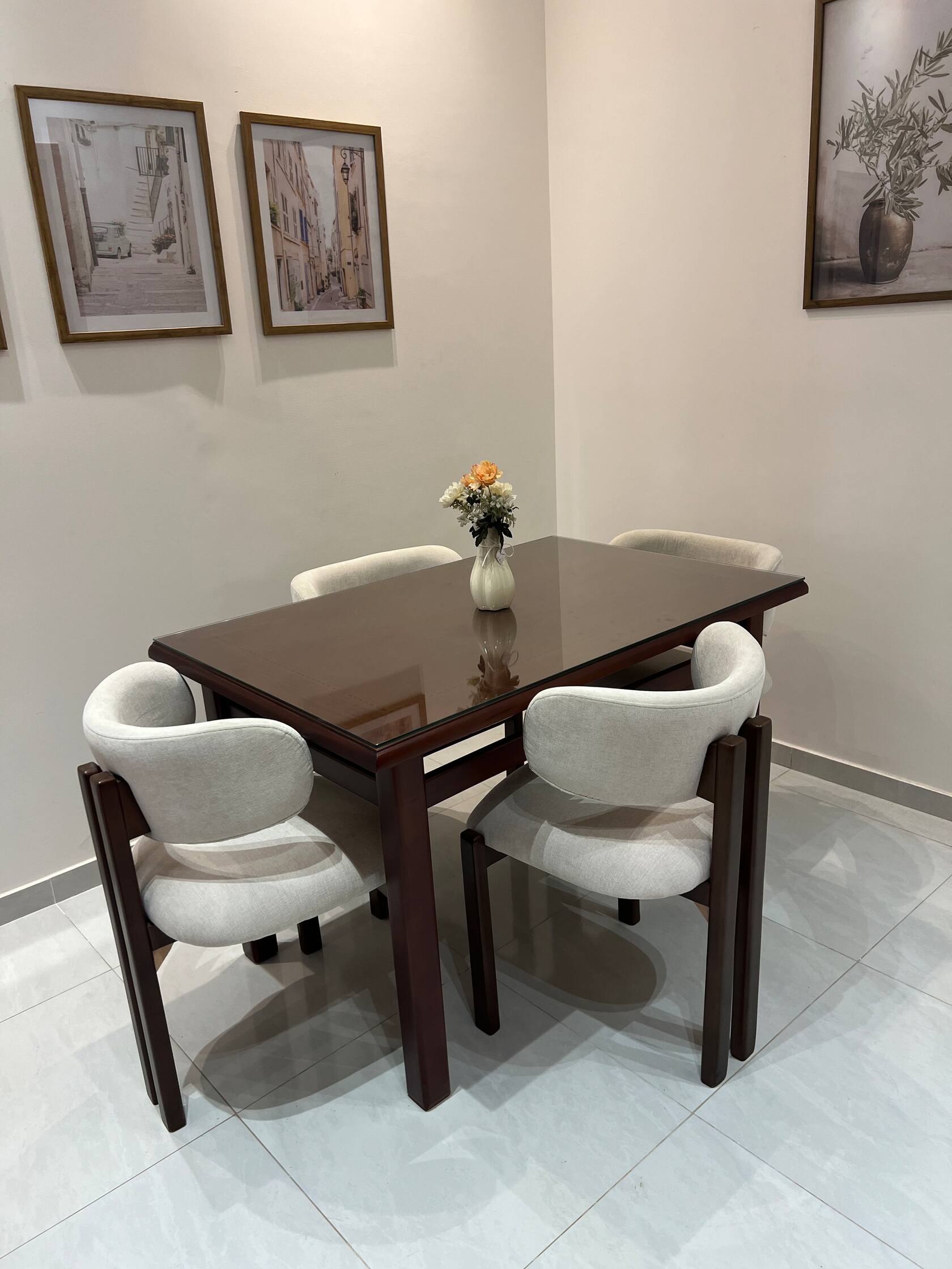 Cozy sunlit studio new furniture close 90 street — Dining Area in Second New Cairo, Egypt