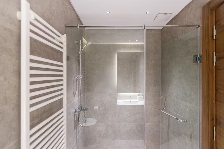 The Signature 4BR+Maid room | Garden&Pool View |SP — Full bathroom 3 in Cairo, Egypt, Egypt — photo 2