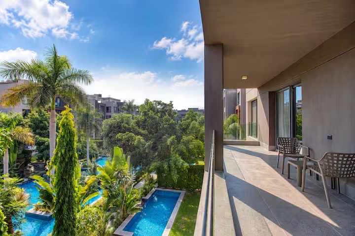 The Signature 4BR+Maid room | Garden&Pool View |SP — Balcony in Cairo, Egypt, Egypt