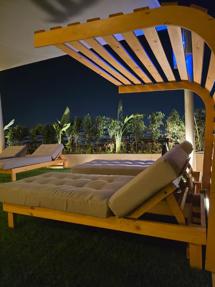 Luxury Serviced Apartment near Mall of Arabia/9 — Backyard in Giza, Egypt, Egypt — photo 3