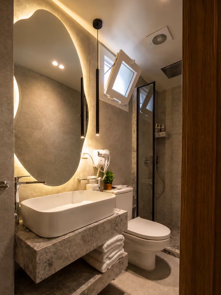 Luxury Boho 3BR Retreat Near Waterway & CFC /7 — Full bathroom 1 in Cairo, Egypt, Egypt — photo 2