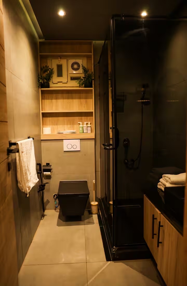 Boho Spacious 3BR with Private Garden near CFC, 5A — Full bathroom 1 in Cairo, Egypt, Egypt