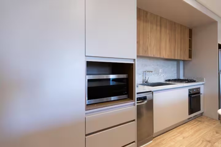 Chic 2BR Apartment | Silver Palm | Near O1 Mall — Full Kitchen in First New Cairo, Egypt — photo 2